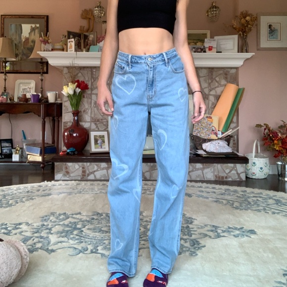 Hollister Hearts Ultra High-Rise Dad Jeans - Picture 5 of 11